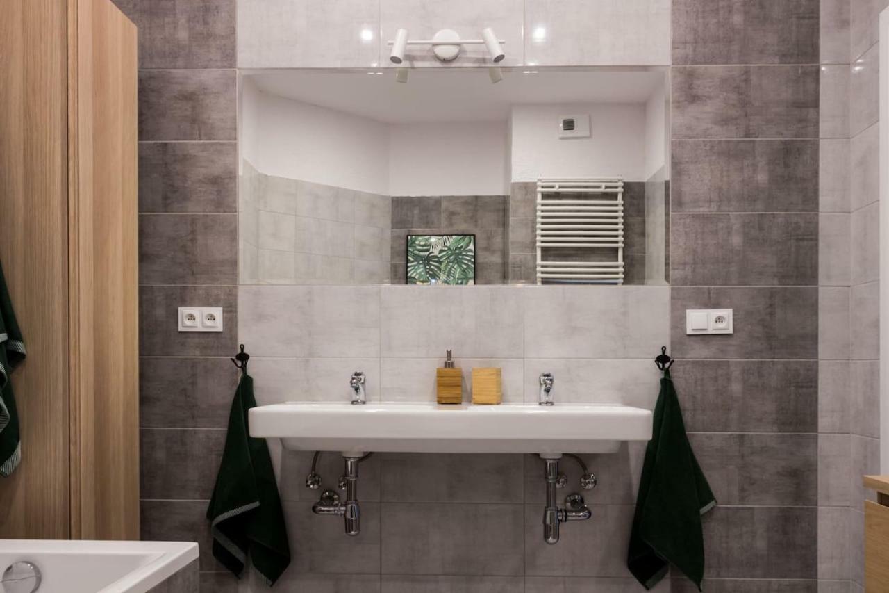 Apartament Jana Matejki Poznań Exteriör bild